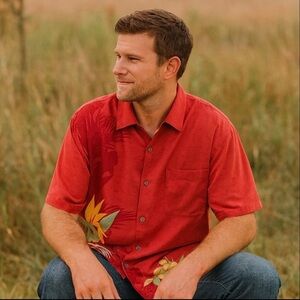 Tommy Bahama Silk Hawaiian Camp Shirt Red Floral Resort Mens S NWT